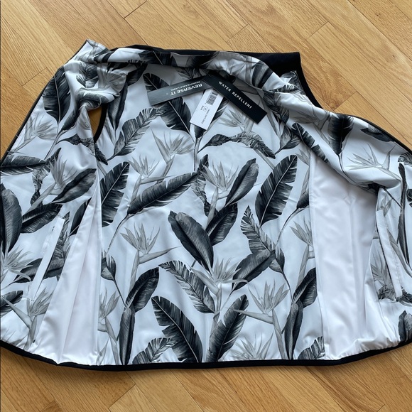 NWT Reversible water repellent black and white vest - Picture 3 of 6